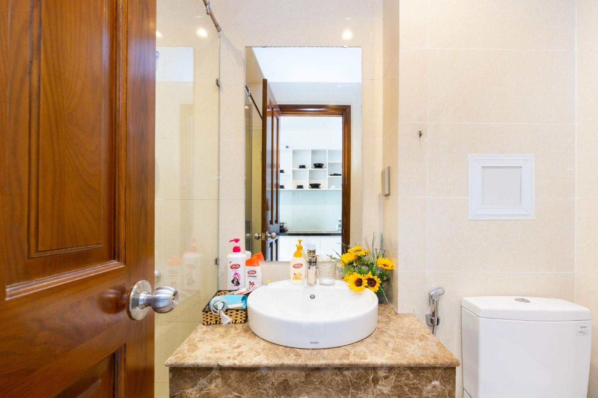 Sky Homes Near Airport Хошимин Екстериор снимка